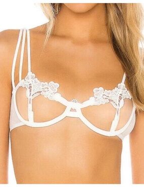 NWT Bluebella White Lace Shelf Underwire Bra Floral Appliqué